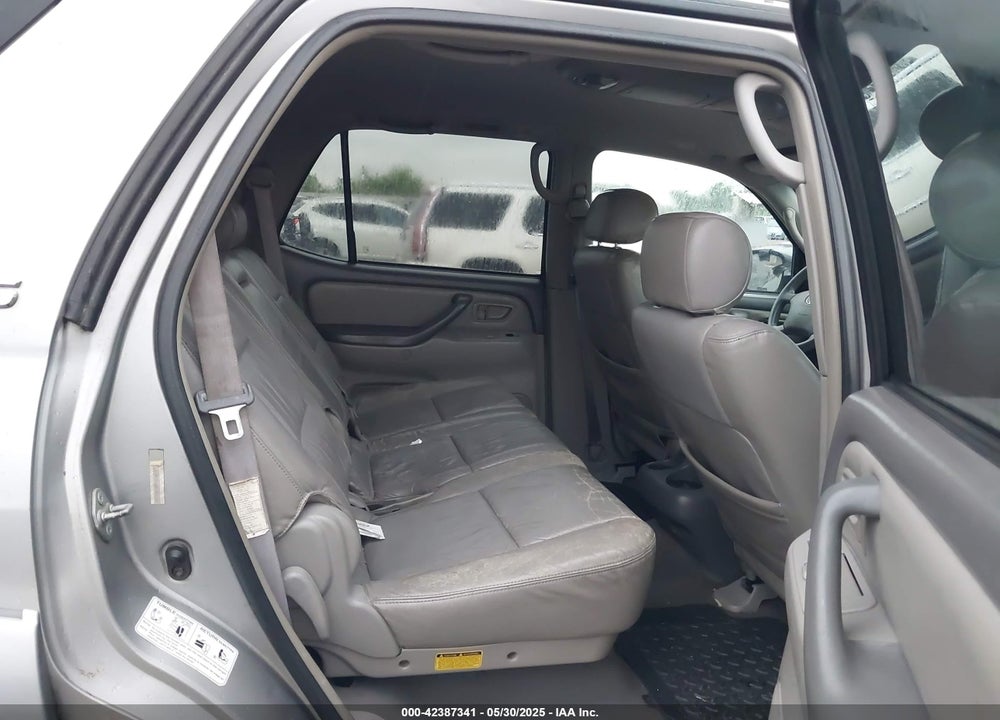2004 TOYOTA SEQUOIA SR5 V8 VIN: 5TDZT34A54S231028