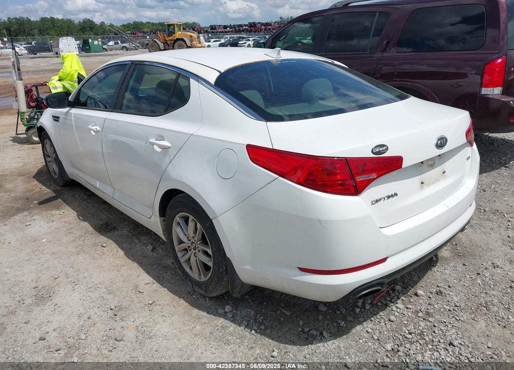 2011 KIA OPTIMA VIN: KNAGM4A74B5155613