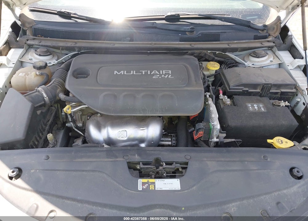2015 CHRYSLER 200 LIMITED VIN: 1C3CCCAB6FN604514