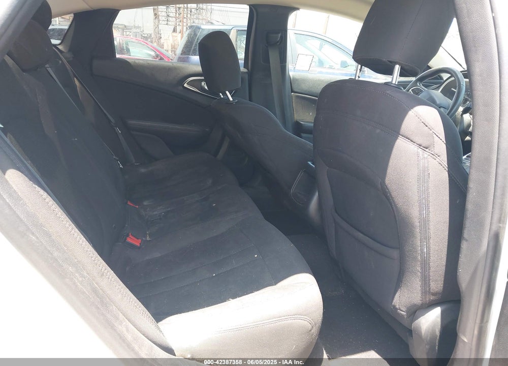 2015 CHRYSLER 200 LIMITED VIN: 1C3CCCAB6FN604514