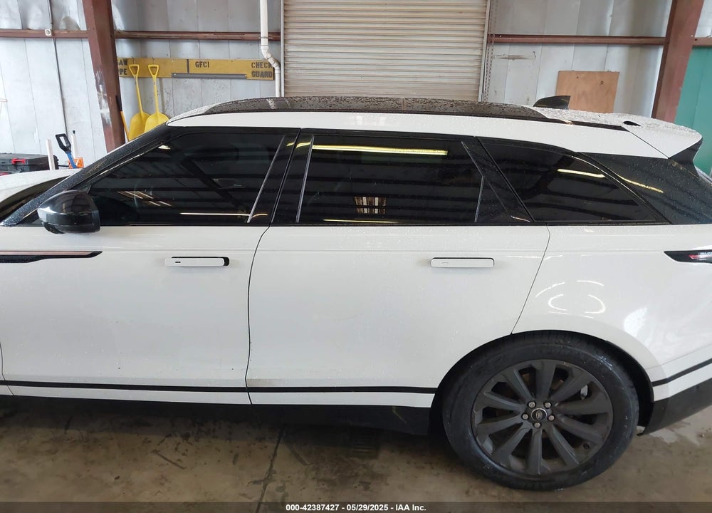 2018 LAND ROVER RANGE ROVER VELAR VIN: SALYL2RVXJA712573