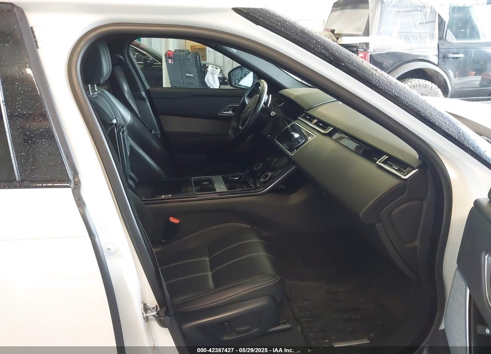 2018 LAND ROVER RANGE ROVER VELAR VIN: SALYL2RVXJA712573