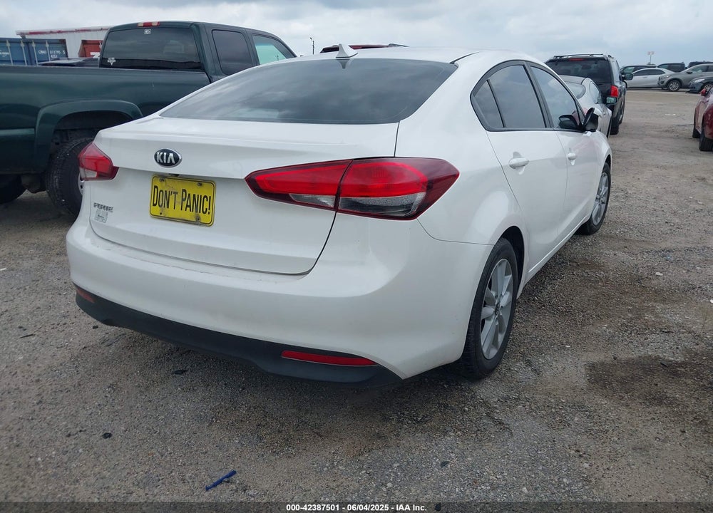 2017 KIA FORTE VIN: 3KPFL4A73HE066713