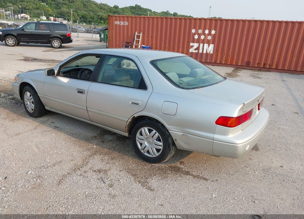2001 TOYOTA CAMRY LE VIN: 4T1BG22K61U820958