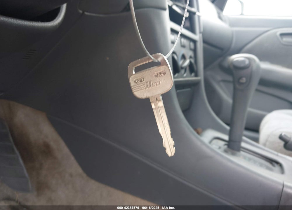 2001 TOYOTA CAMRY LE VIN: 4T1BG22K61U820958