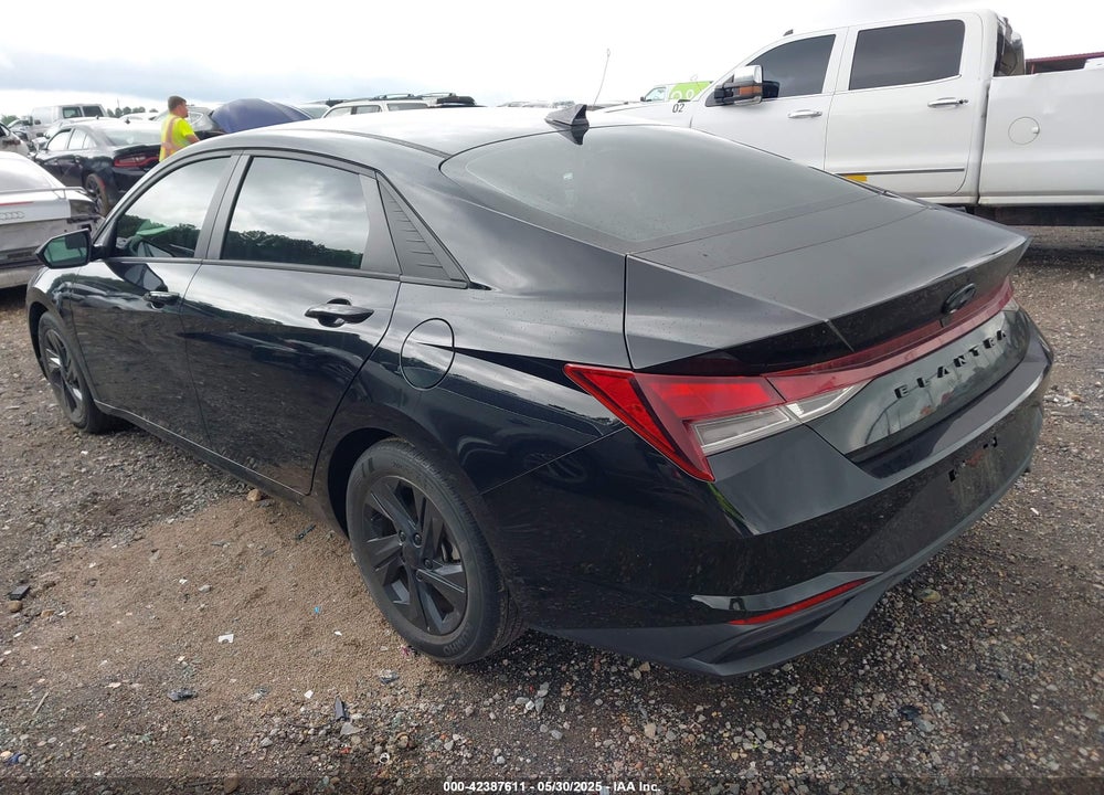 2021 HYUNDAI ELANTRA VIN: KMHLS4AG9MU095193