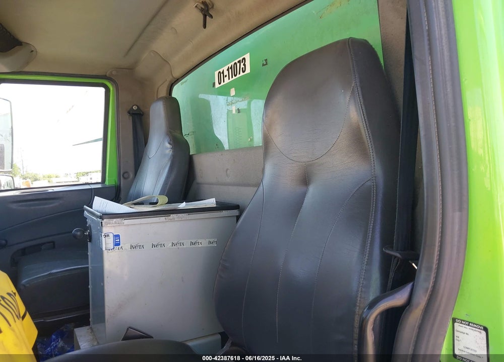 2011 INTERNATIONAL 4000 4300 VIN: 1HTMMAAN6BJ421680