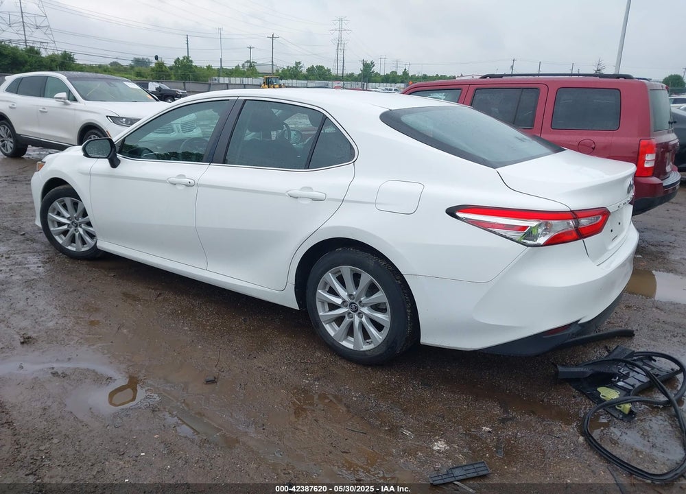 2018 TOYOTA CAMRY VIN: 4T1B11HK0JU136376