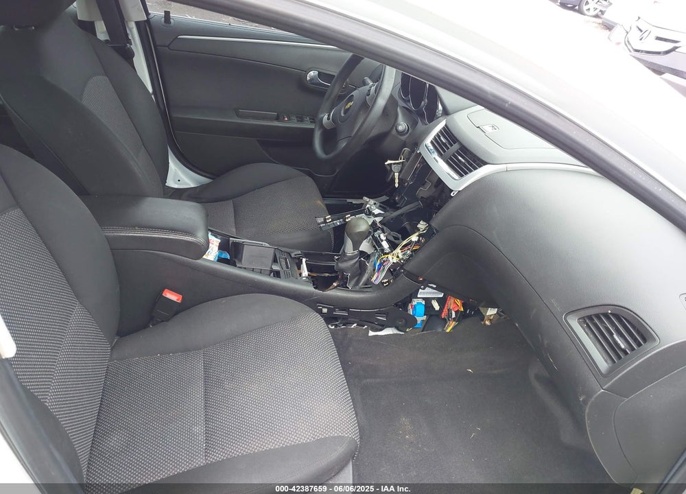 2011 CHEVROLET MALIBU VIN: 1G1ZC5E19BF140053