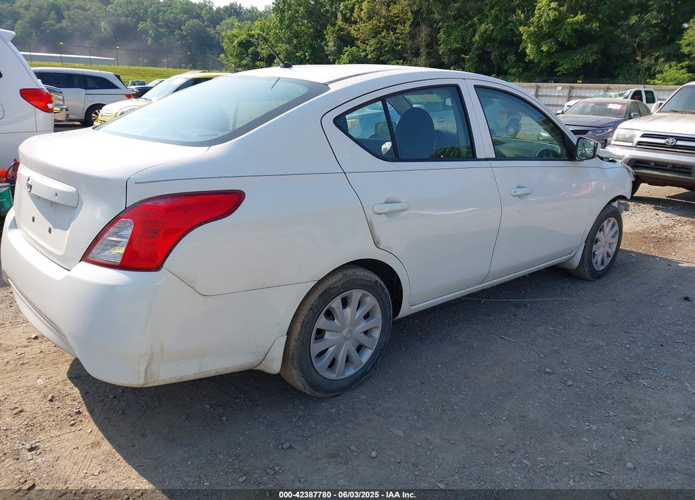 2017 NISSAN VERSA 1.6 S+ VIN: 3N1CN7AP0HL822124