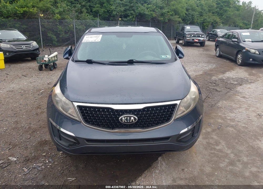 2016 KIA SPORTAGE VIN: KNDPB3AC0G7818817
