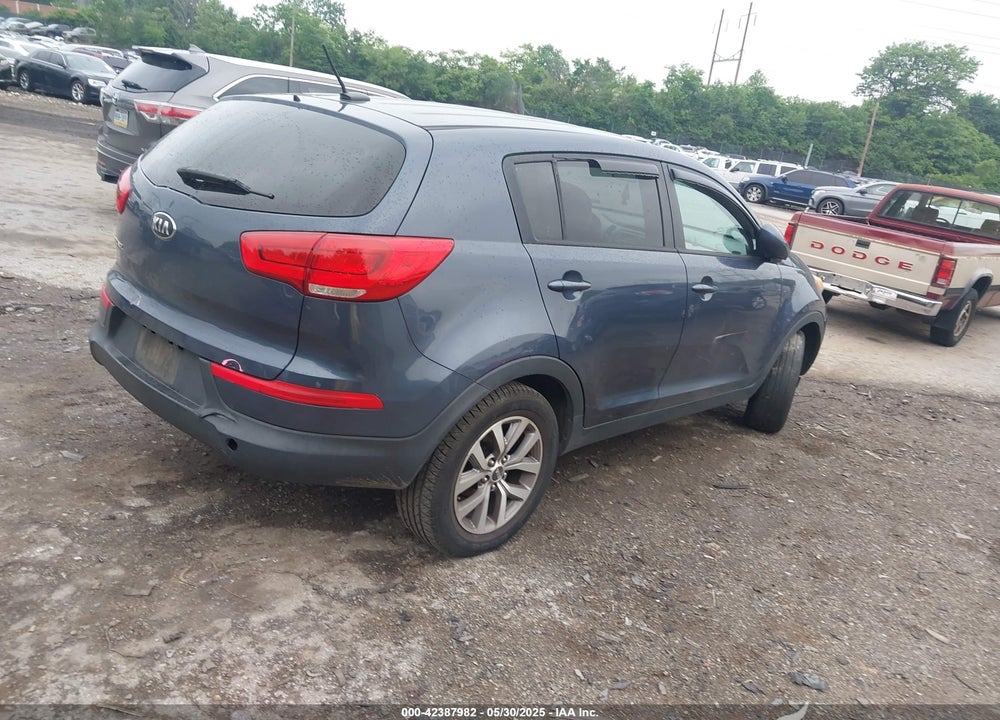2016 KIA SPORTAGE VIN: KNDPB3AC0G7818817