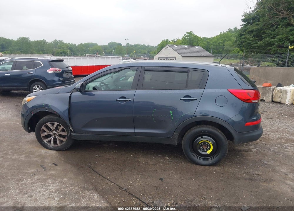 2016 KIA SPORTAGE VIN: KNDPB3AC0G7818817