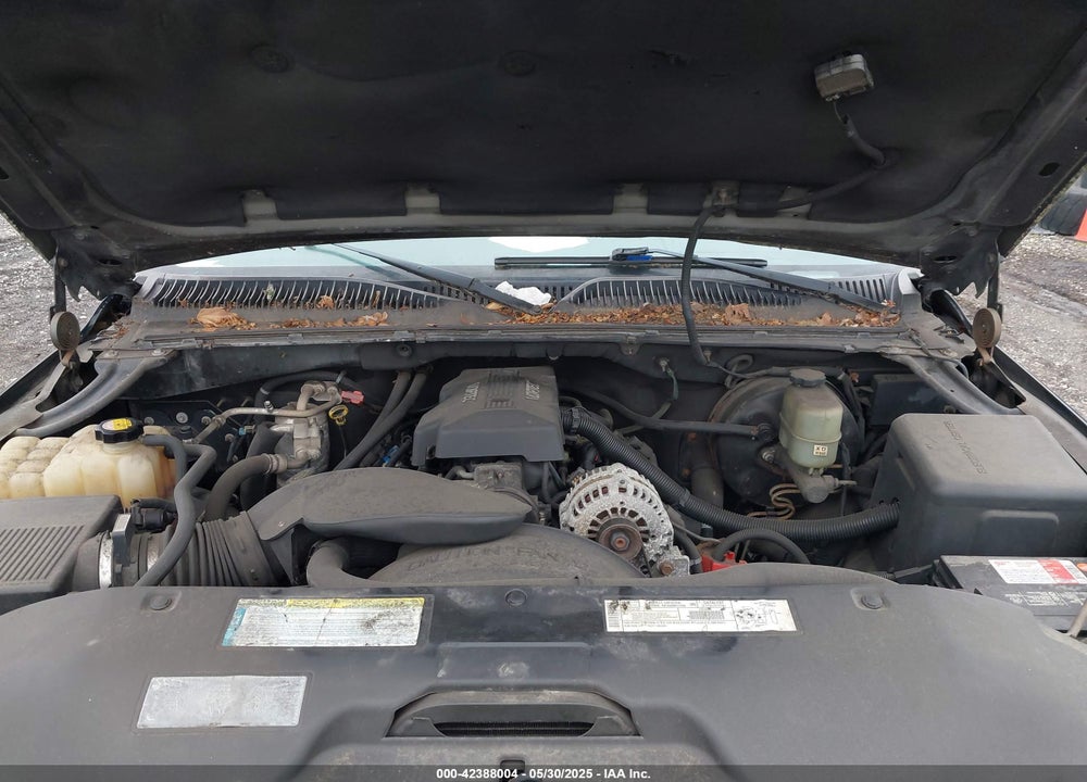 2000 CHEVROLET TAHOE ALL NEW LS VIN: 1GNEC13T3YJ210419