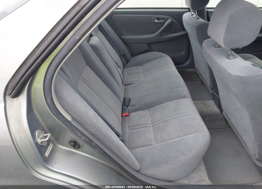 2001 TOYOTA CAMRY LE VIN: JT2BG22K410587070