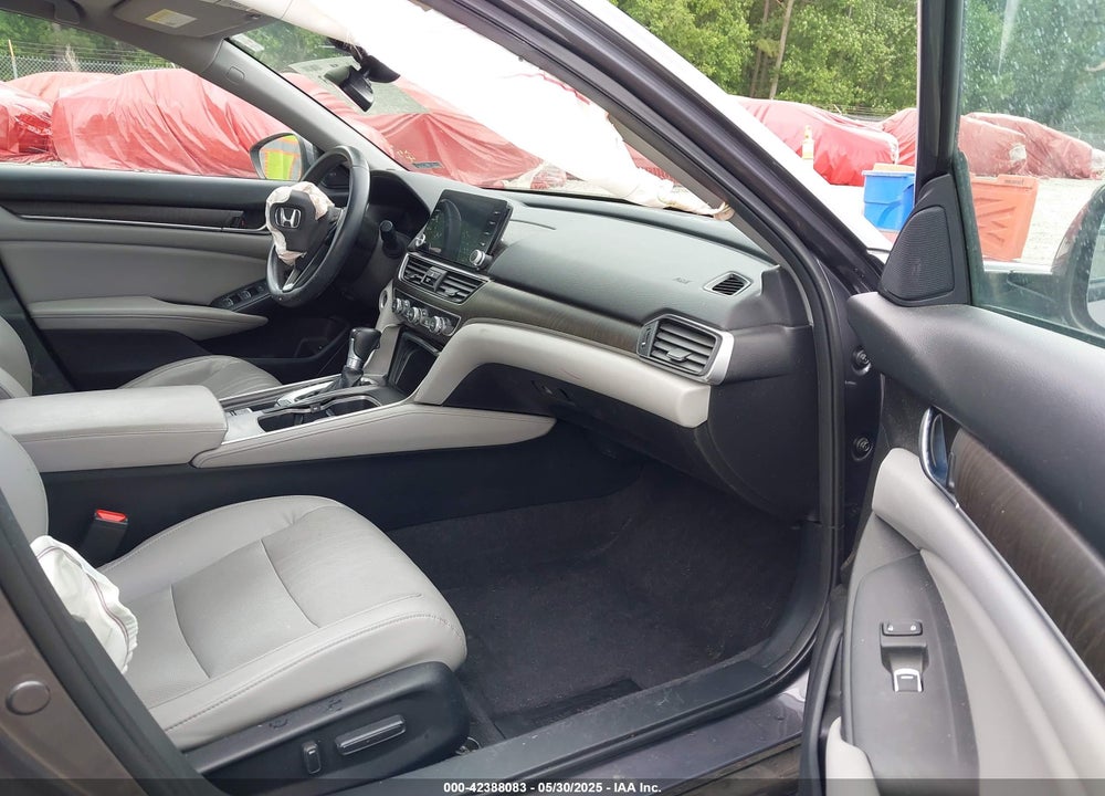 2018 HONDA ACCORD VIN: 1HGCV1F59JA176307