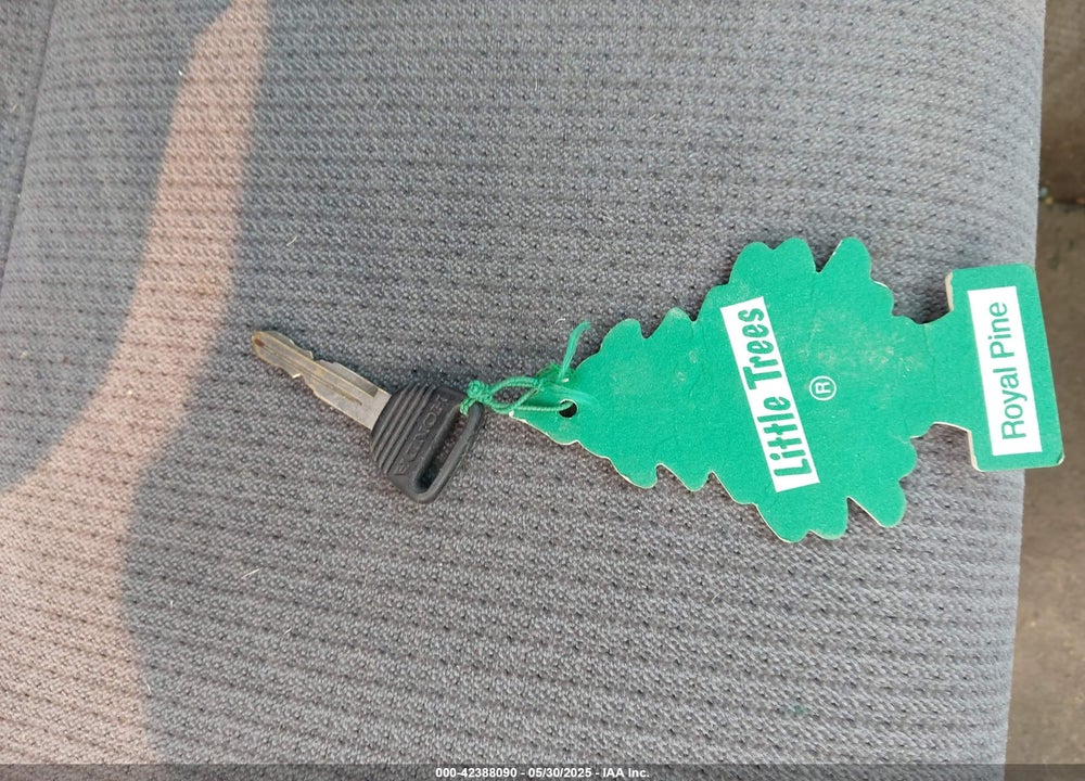 1997 HONDA CIVIC DX VIN: 2HGEJ6525VH586800