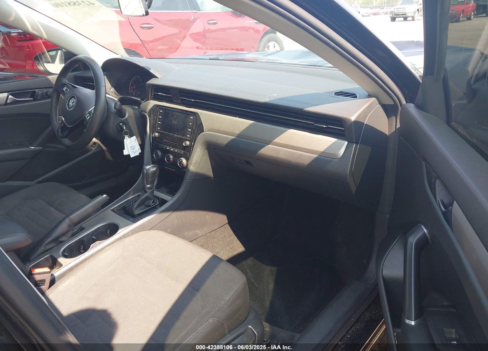 2021 VOLKSWAGEN PASSAT VIN: 1VWAA7A33MC000952
