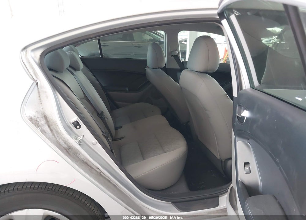 2015 KIA FORTE VIN: KNAFK4A68F5367400