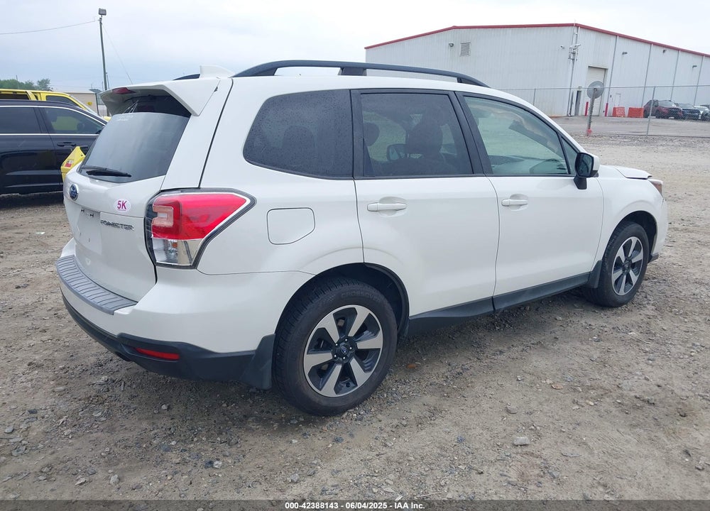 2018 SUBARU FORESTER VIN: JF2SJAGC1JH438963