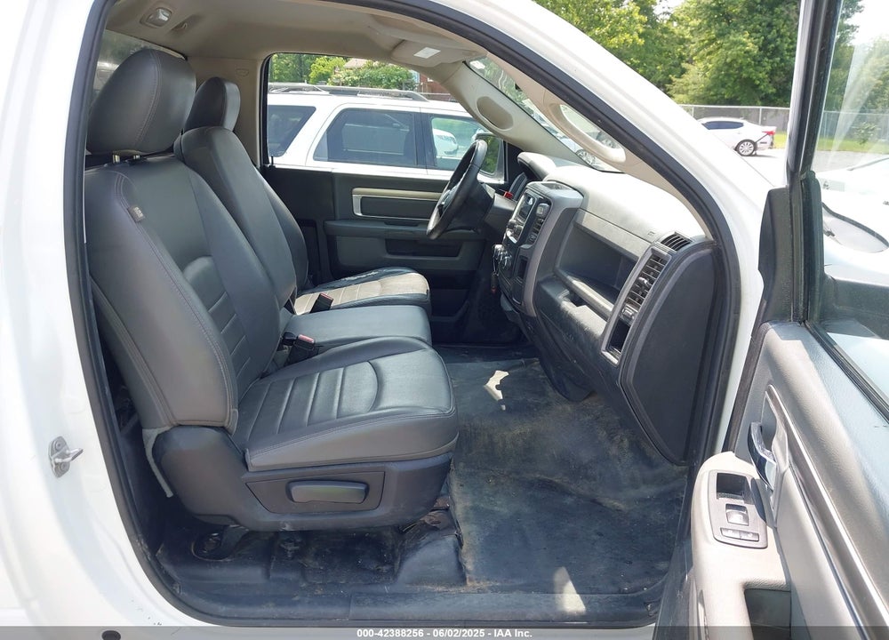 2019 RAM 1500 CLASSIC TRADESMAN 4X4 8' BOX VIN: 3C6JR7DT1KG585748