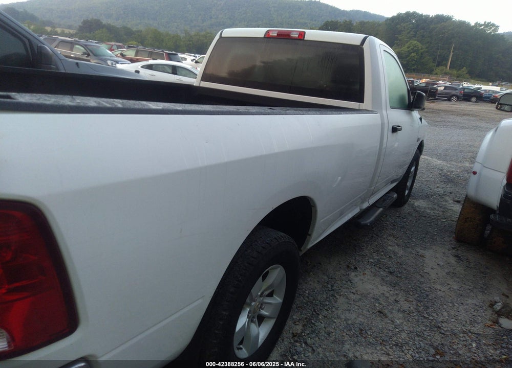 2019 RAM 1500 CLASSIC TRADESMAN 4X4 8' BOX VIN: 3C6JR7DT1KG585748
