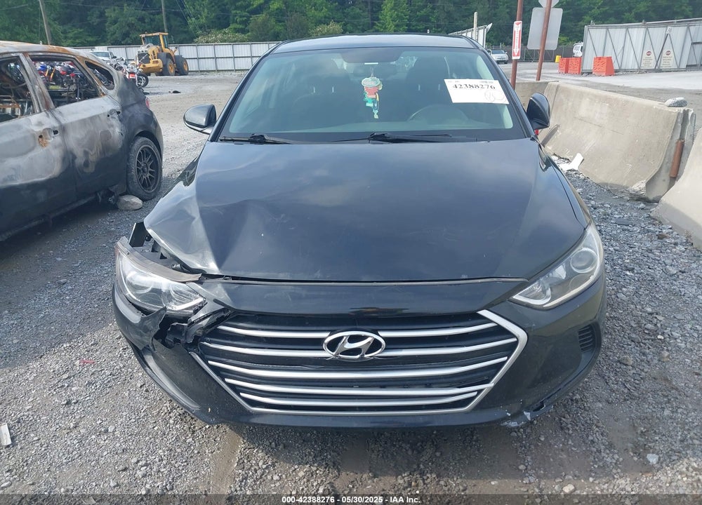 2018 HYUNDAI ELANTRA VIN: 5NPD74LF0JH303529