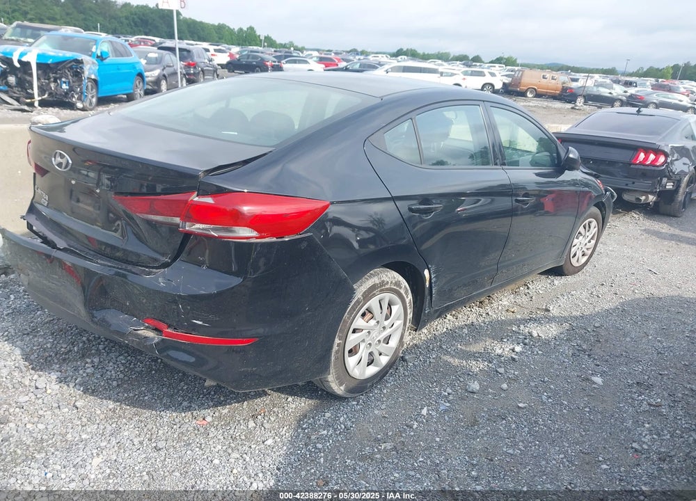 2018 HYUNDAI ELANTRA VIN: 5NPD74LF0JH303529