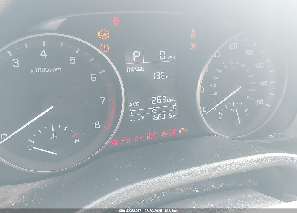 2018 HYUNDAI ELANTRA VIN: 5NPD74LF0JH303529