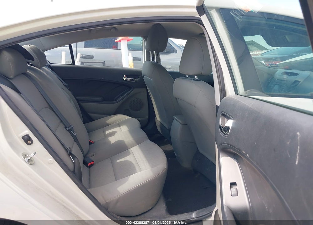 2015 KIA FORTE VIN: KNAFK4A63F5415143