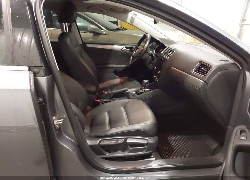 2017 VOLKSWAGEN JETTA 1.4T SE VIN: 3VWDB7AJ4HM238807