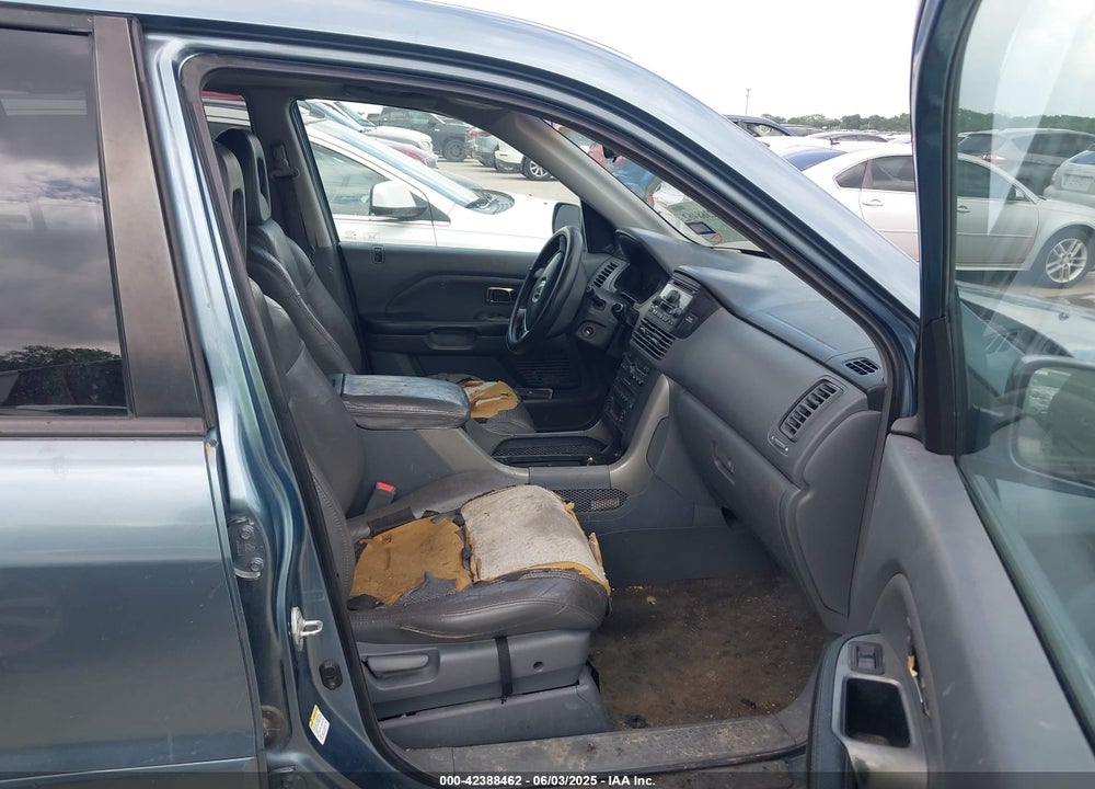 2005 HONDA PILOT EX-L VIN: 5FNYF18545B035625