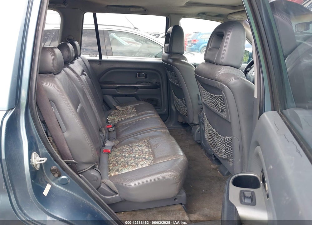 2005 HONDA PILOT EX-L VIN: 5FNYF18545B035625