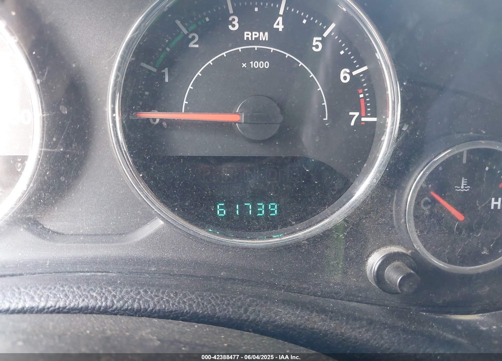 2014 JEEP WRANGLER UNLIMITED SAHARA VIN: 1C4BJWEG6EL217945