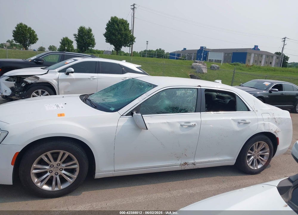 2018 CHRYSLER 300 VIN: 2C3CCAAG3JH250131