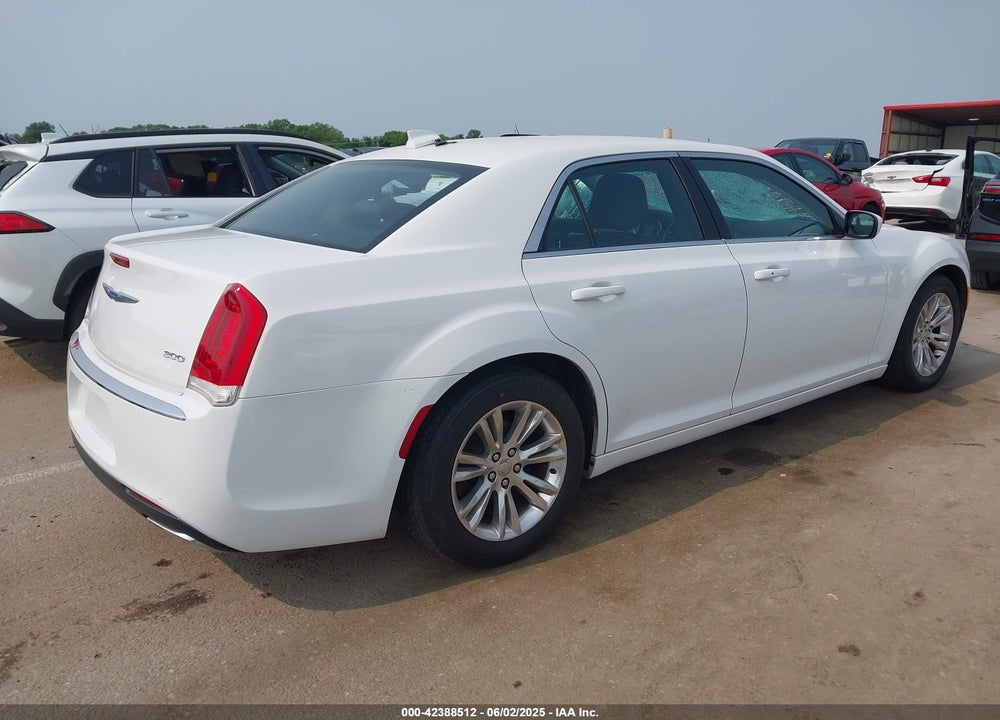 2018 CHRYSLER 300 VIN: 2C3CCAAG3JH250131