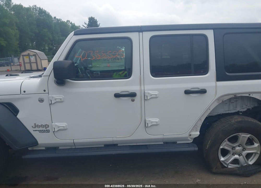 2018 JEEP WRANGLER UNLIMITED SPORT S 4X4 VIN: 1C4HJXDG0JW324211