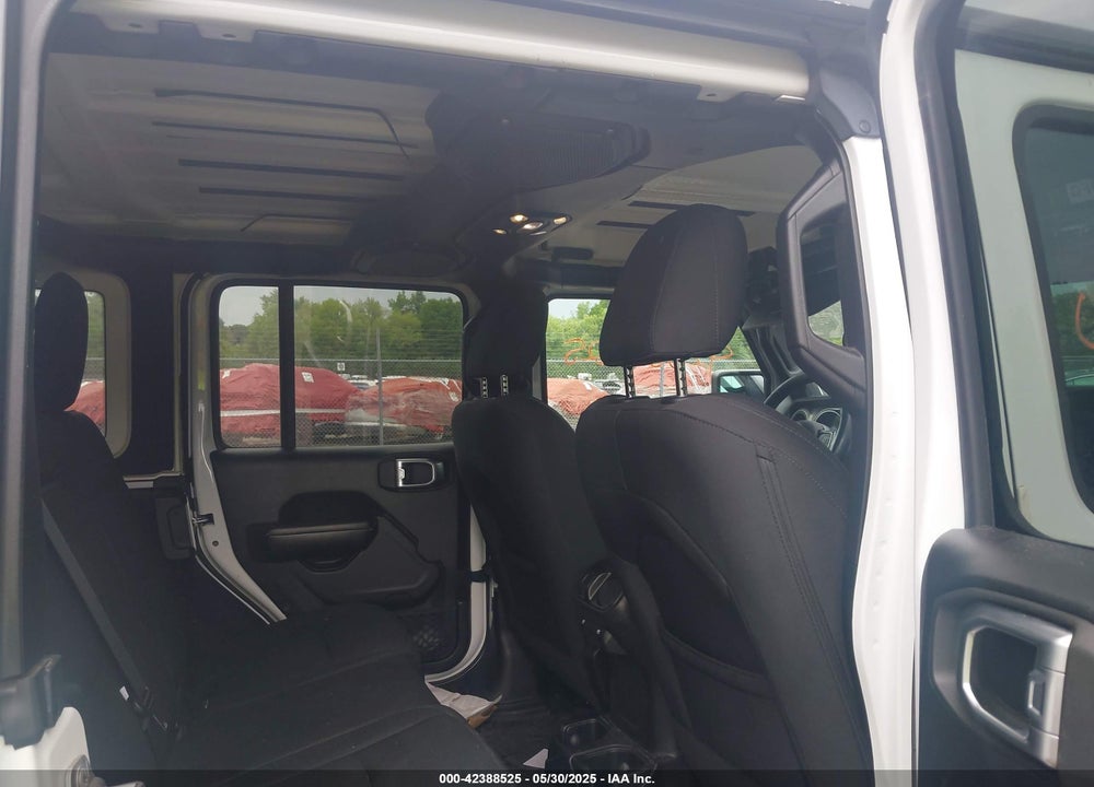 2018 JEEP WRANGLER UNLIMITED SPORT S 4X4 VIN: 1C4HJXDG0JW324211