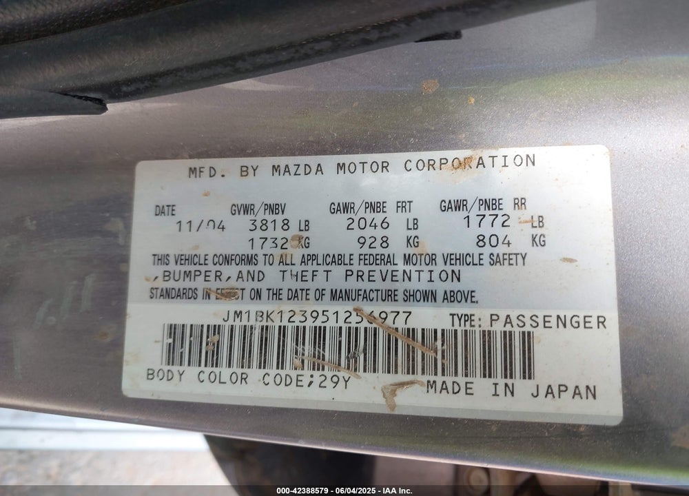 2005 MAZDA 3 S VIN: JM1BK123951256977