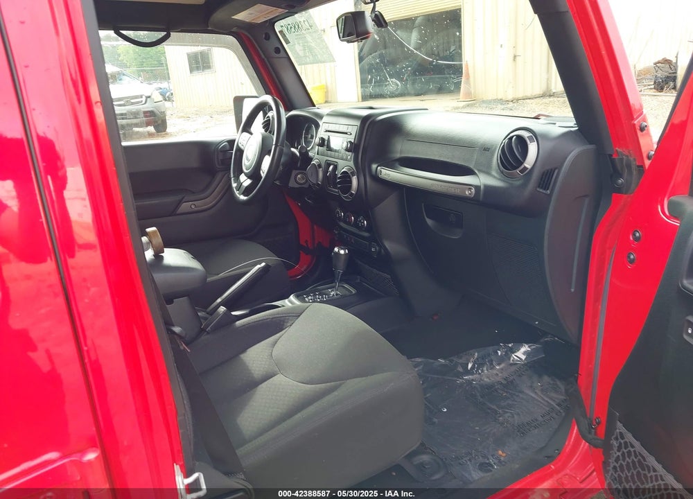 2016 JEEP WRANGLER UNLIMITED VIN: 1C4BJWDG4GL137175