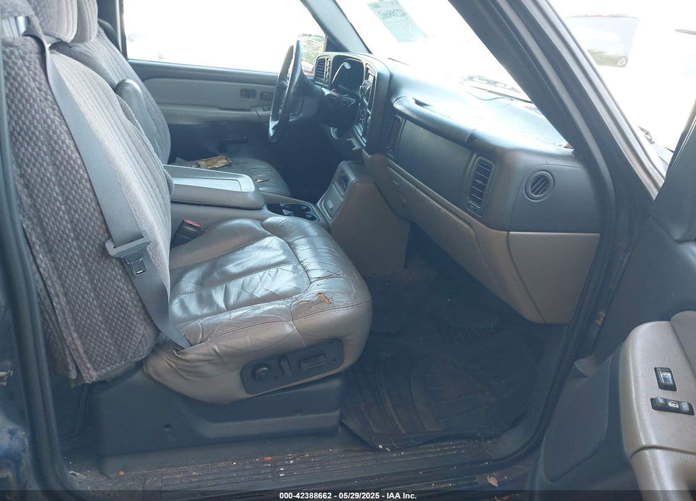 2001 CHEVROLET TAHOE LT VIN: 1GNEK13T41J279600