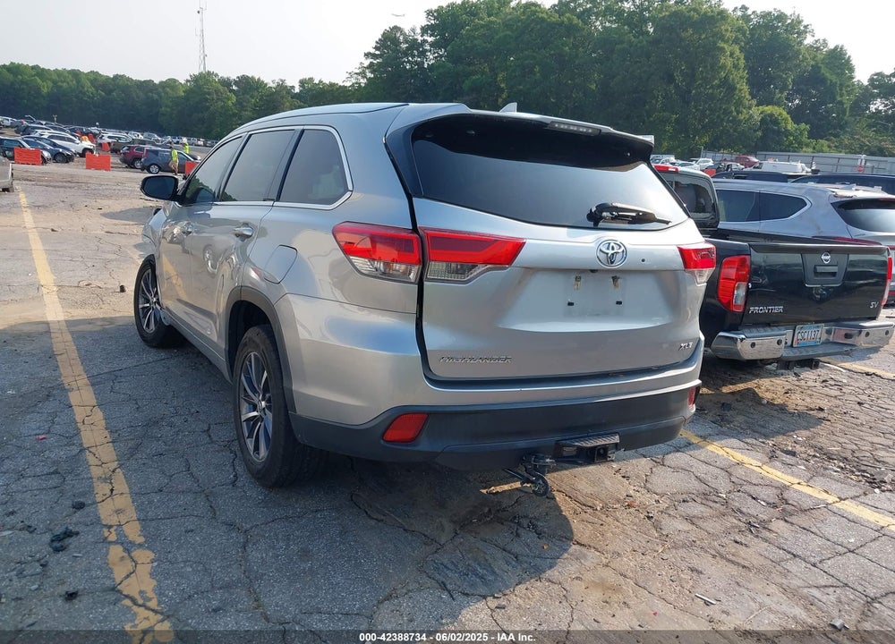 2018 TOYOTA HIGHLANDER VIN: 5TDKZRFH4JS277328