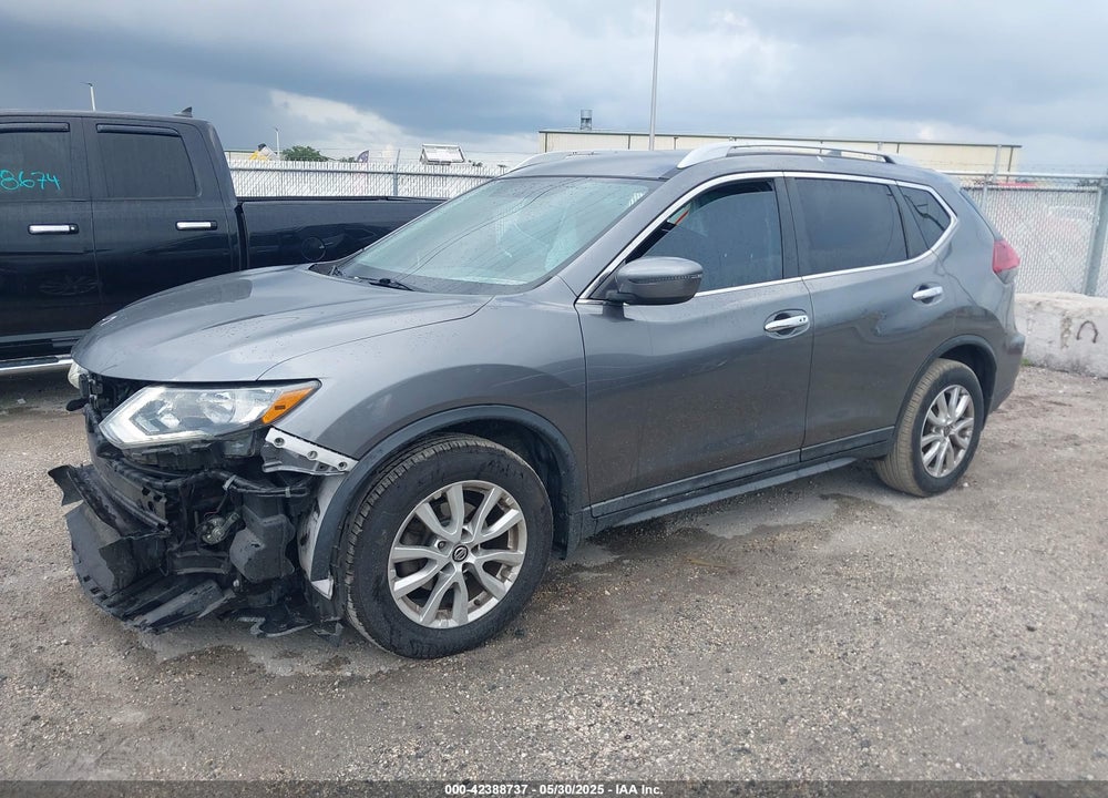 2018 NISSAN ROGUE VIN: 5N1AT2MT6JC814855