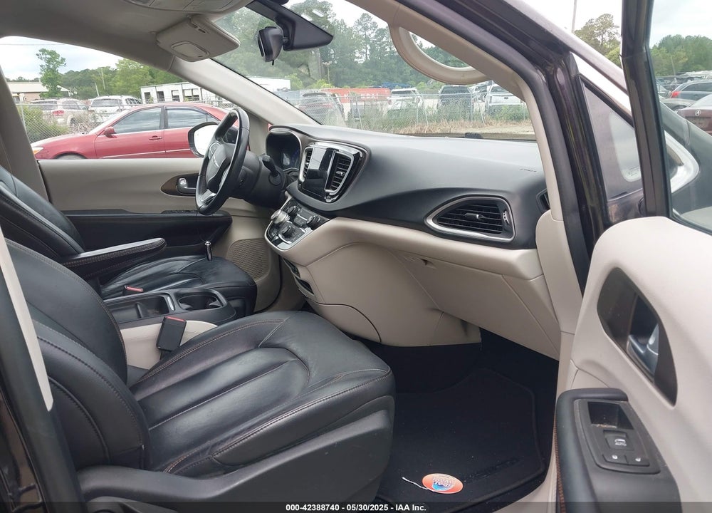 2017 CHRYSLER PACIFICA VIN: 2C4RC1BG5HR603400