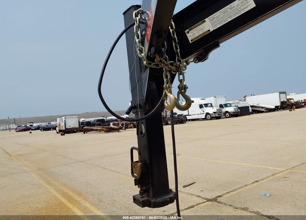 2025 KAUFMAN TRAILERS DETACHABLE NECK TRAILER VIN: 7UZFL3527SB000592