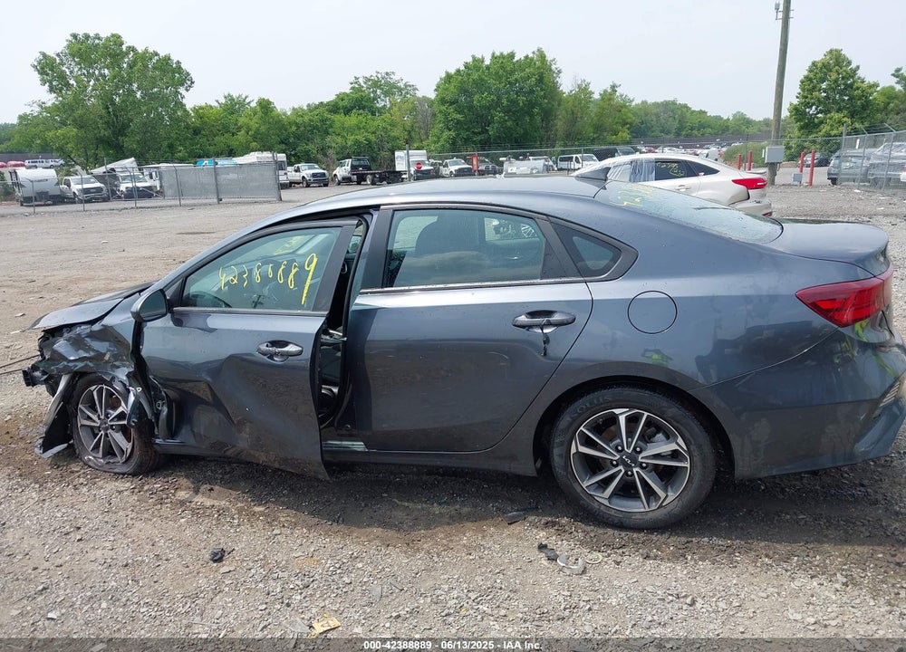 2022 KIA FORTE VIN: 3KPF24AD7NE480694