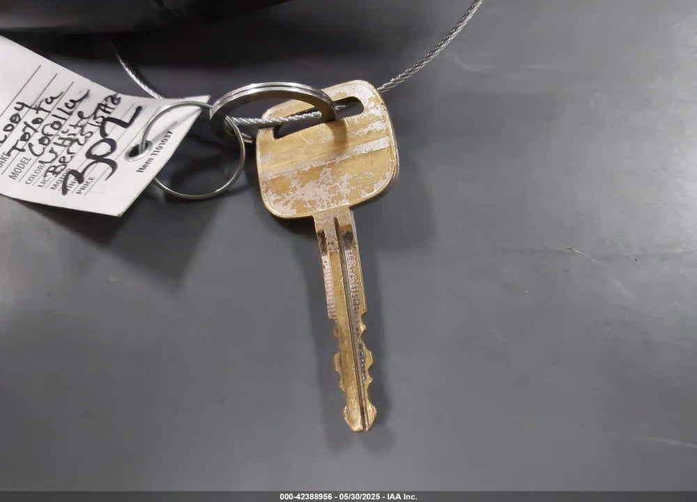 2004 TOYOTA CAMRY LE VIN: JTDBE32K140273061