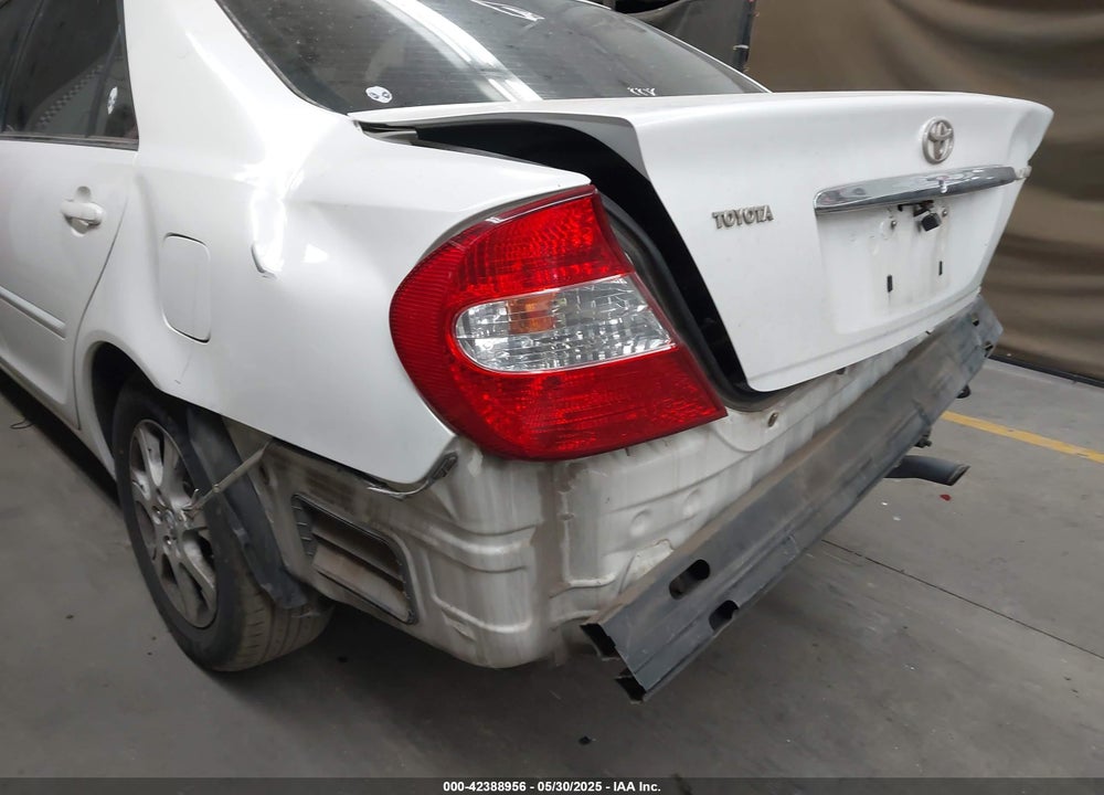 2004 TOYOTA CAMRY LE VIN: JTDBE32K140273061