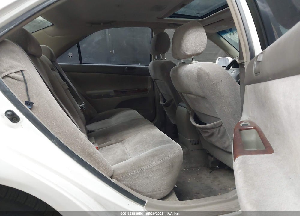 2004 TOYOTA CAMRY LE VIN: JTDBE32K140273061