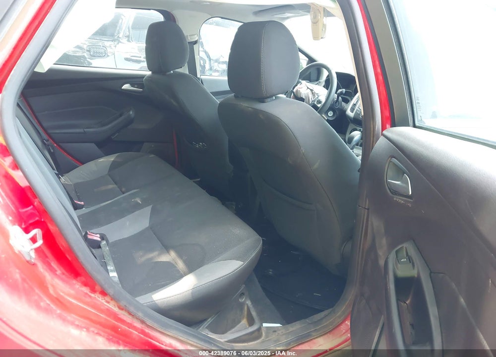 2014 FORD FOCUS VIN: 1FADP3F27EL426755